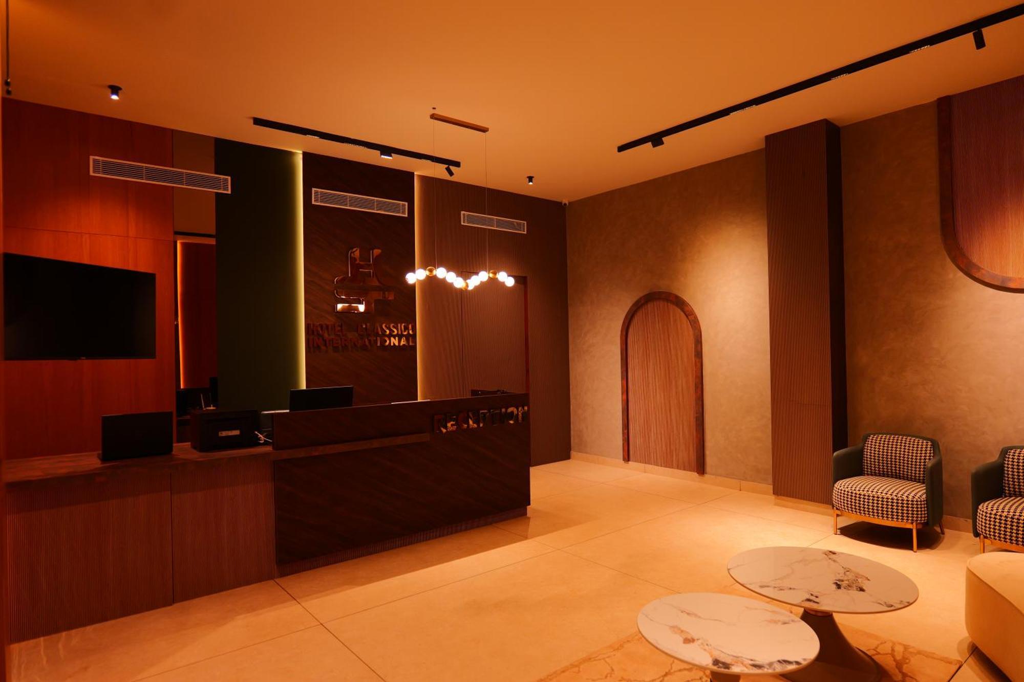 Hotel Classico International Kannangad Buitenkant foto