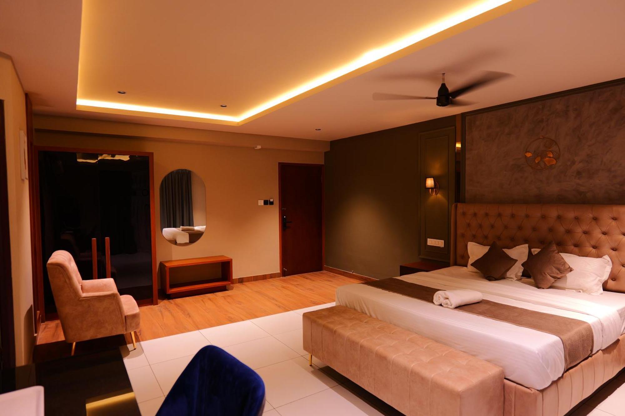 Hotel Classico International Kannangad Buitenkant foto