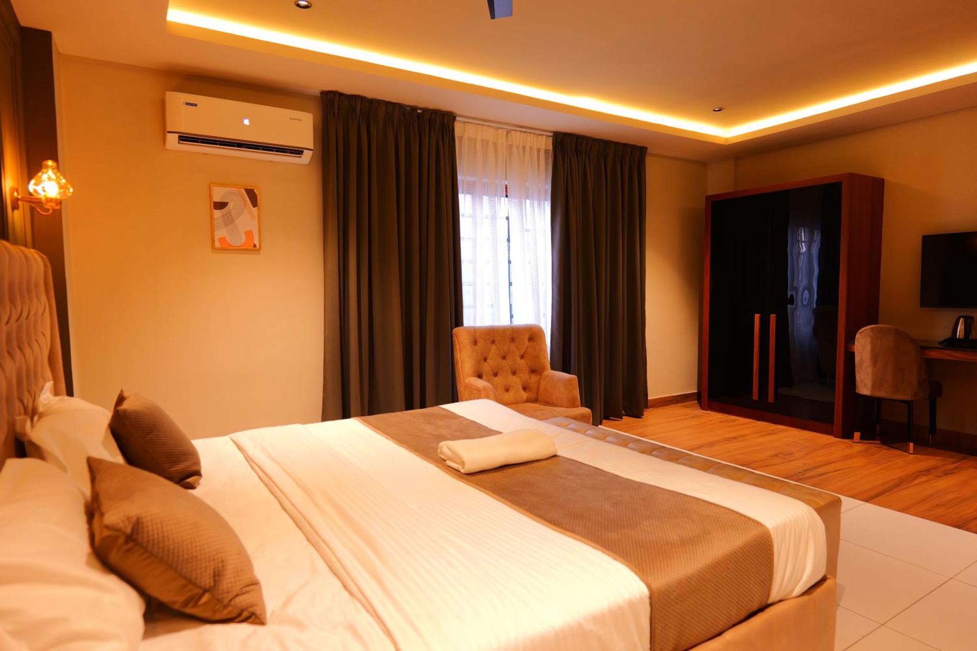Hotel Classico International Kannangad Buitenkant foto